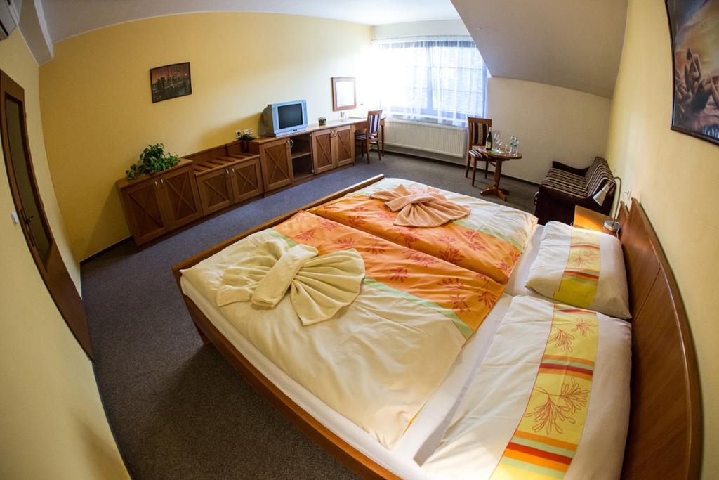 Hotel Na Jizni Přerov Cameră foto