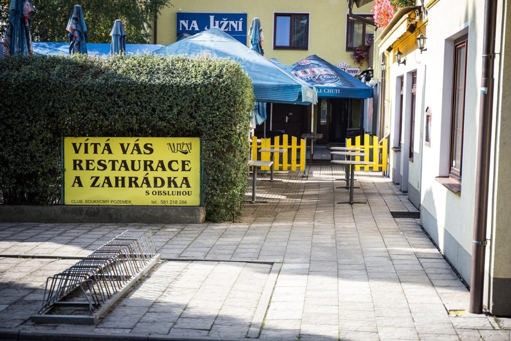 Hotel Na Jizni Přerov Exterior foto